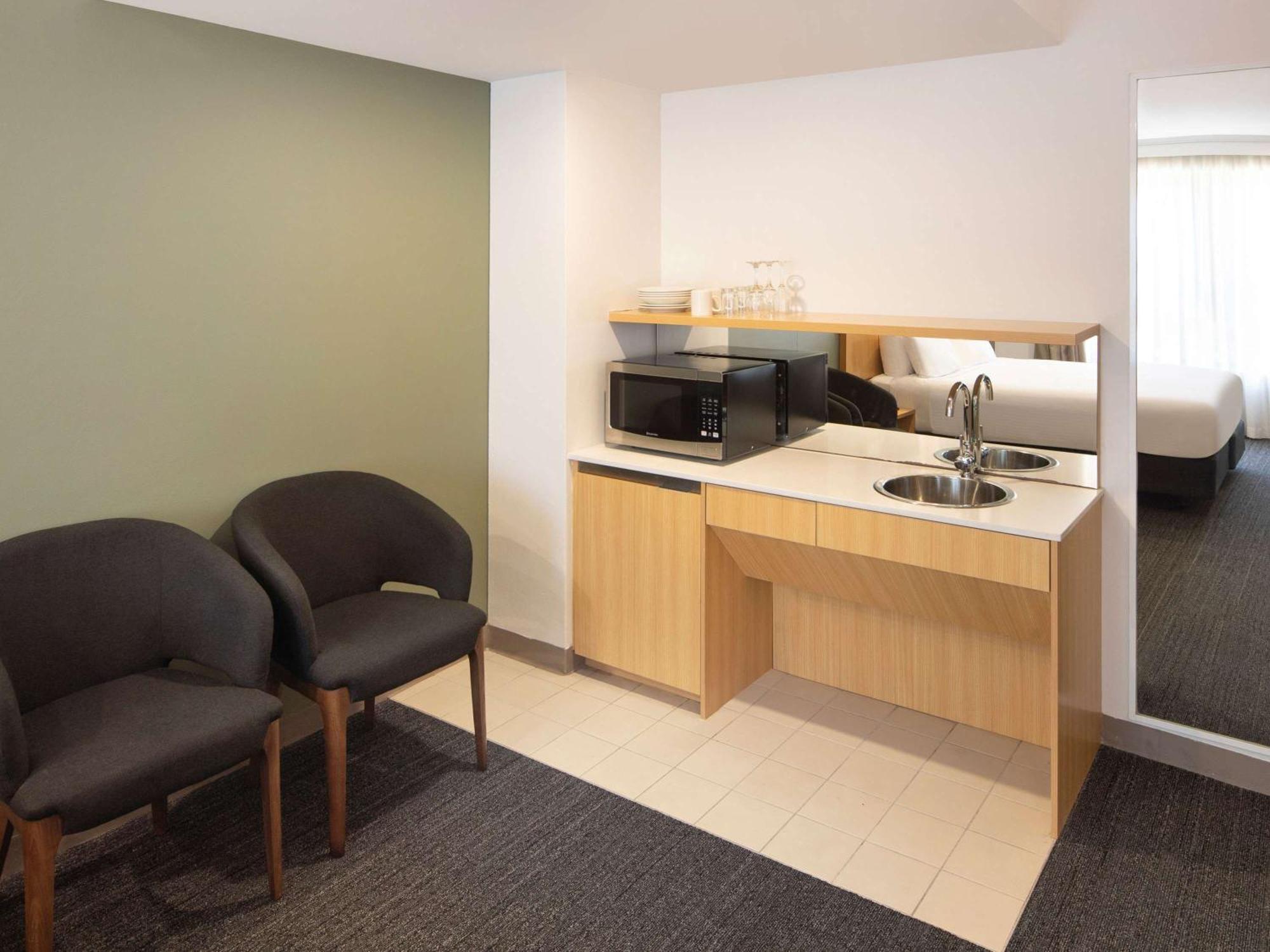 Mercure Sydney Macquarie Park Exterior photo